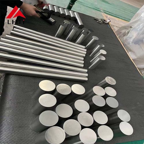 Dernières nouvelles de l'entreprise Barres en titane: qualité commune, caractéristiques et champs d'application