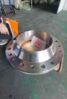 Bon prix GR7 ASME B16.5 a forgé le glissement de bride de cou de soudure sur le type sans visibilité en ligne